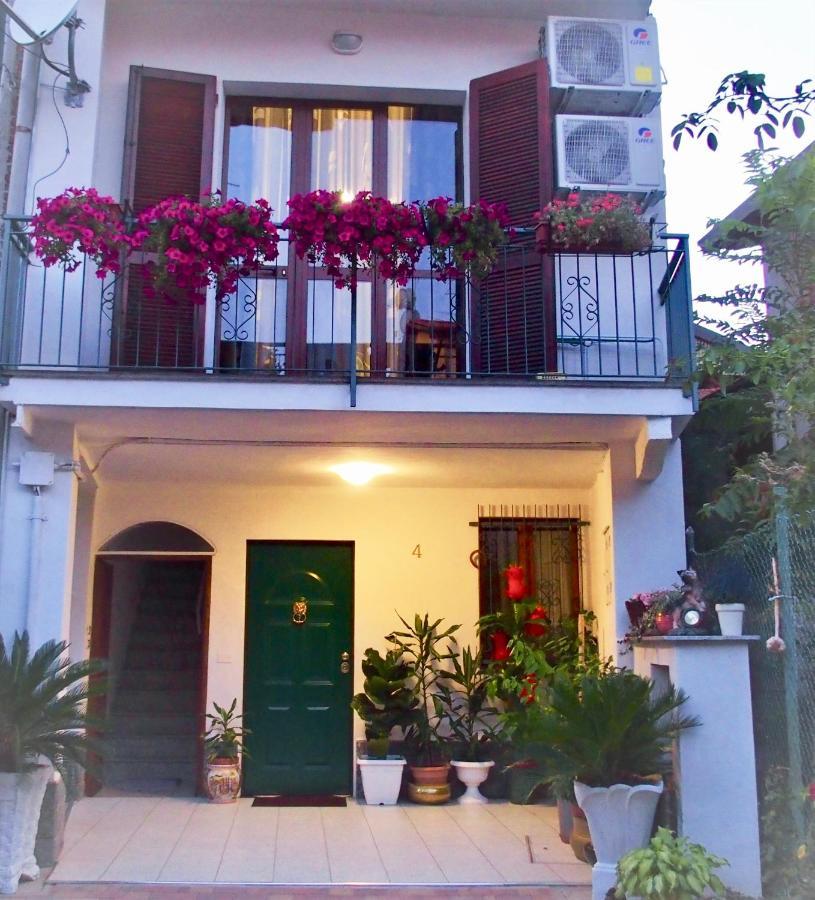 Casa Dei Fiori Villa Somma Lombardo Exteriör bild